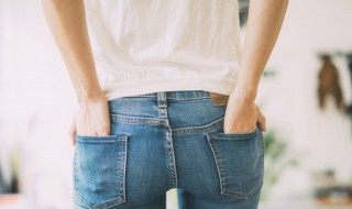 牛仔裤怎么不褪色 牛仔裤怎样不会褪色