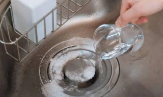 清除下水道异味的方法有哪些（去除下水道异味最基本最简单的方法）