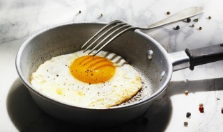 怎样煎一个漂亮的单面煎蛋 如何单面煎蛋会又嫩又好吃