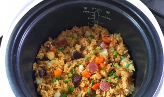 腊味饭电饭煲版怎么做 腊味饭的做法电饭煲做