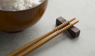 第一个发明筷子的是谁（第一双筷子是谁发明的）
