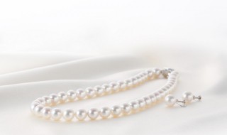 四十岁女人能戴珍珠手链吗（四十岁的女人可以戴珍珠吗）