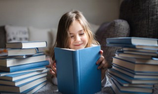 夜雨听风感春寒下联（夜雨春风的对联）
