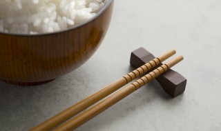 什么时候发明的筷子（中国人早在什么时候发明了筷子）