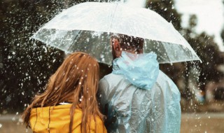 太阳伞可以当雨伞用吗（太阳伞可以用来当雨伞吗）