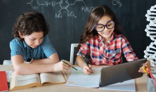 琵琶行表达了作者怎样的思想感情（琵琶行中最能表达作者情感的句子）