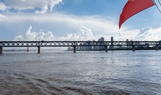 武汉长江大桥的修建有什么特点（修建武汉长江大桥的意义）