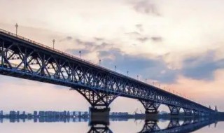 南京长江大桥铁路桥全长是多少米 南京市长江大桥铁路桥全长大约多少米