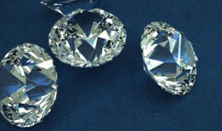 肉眼区别钻石与莫桑石 肉眼能区分莫桑钻和钻石吗