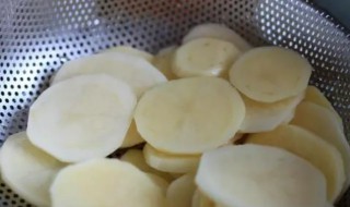 土豆切好了泡水里可以放多久（土豆切好了放水里泡多少时间）