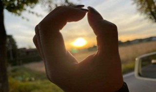 做人不要太攀比是什么梗 做人不要太攀比如果非要比一比