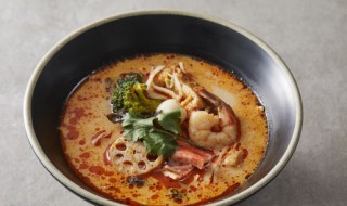 麻辣烫高汤的熬制方法（麻辣烫的高汤怎么熬制）