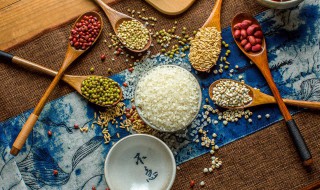 怎么区别煮熟的大米是不是发霉的 怎么区别煮熟的大米是不是发霉的大米呢