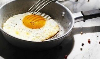 煎鸡蛋要放油吗 早餐机煎鸡蛋要放油吗