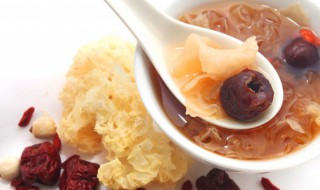 做银耳汤需要哪些材料（做银耳汤要些什么材料）