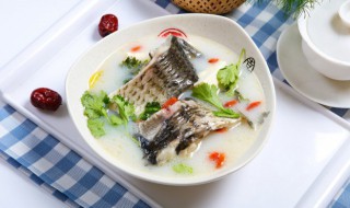 鱼高汤用什么鱼骨熬制的味最好（鱼可以熬高汤吗）