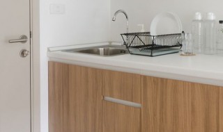 橡木橱柜门怎么保养（橱柜门怎么修复）