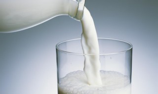 纯牛奶冻成冰之后解冻能喝吗 牛奶冻结冰了解冻后还能喝吗