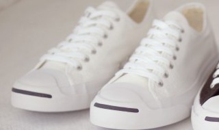 白帆布鞋上有黄渍怎么去除 怎样去除白帆布鞋上的黄污渍