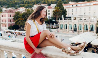 凉鞋磨脚后跟怎么解决 鞋磨脚后跟怎么办