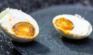 咸鸭蛋能不能炒着吃 咸鸭蛋除了煮着吃还可以怎么吃
