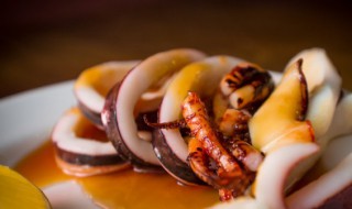 酸豆角炒干鱿鱼怎样炒（酸豆角炒干鱿鱼的做法）