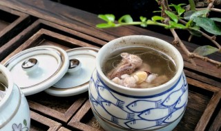 扁豆芡实薏米骨汤最正宗的做法 扁豆芡实薏米骨汤最正宗的做法是什么
