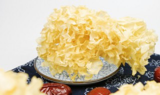 银耳汤放蜂蜜可以吗 银耳汤放蜂蜜好吗