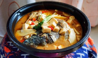 做鱼头炖豆腐放猪肉可以吗 鱼头炖豆腐用什么鱼头
