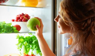 怎样去除冰箱冷藏室里的臭味 冰箱放臭了怎么去除味道