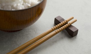 筷子第一次使用怎么清洗（铁木筷子第一次使用怎么清洗）