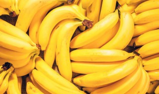 拔丝香蕉怎么做既简单又好吃（拔丝香蕉的做法窍门）