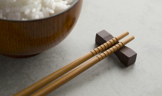 家庭用筷子清洗方法（用什么清洗筷子干净）