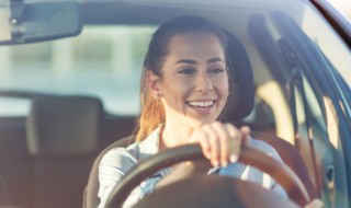 奥迪a6l车门门框怎么调（奥迪a6门框上按钮）