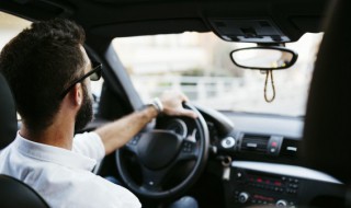 奥迪车A4L保养完怎么消除（奥迪a4l提示保养怎么消除）