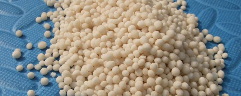 钾肥能撒在表面上吗（钾肥可以直接撒地里吗）