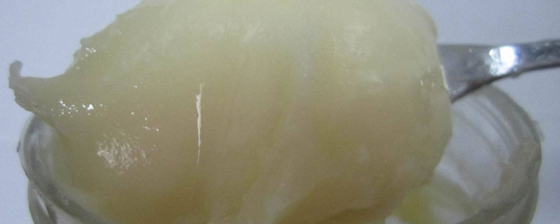 紫云英和椴树蜂蜜区别 椴树蜂蜜和紫云英蜂蜜的功效