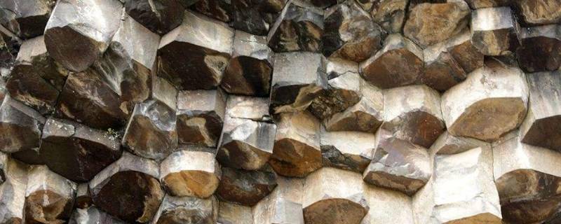玄武岩是喷出岩还是侵入岩 玄武岩是喷出型岩浆岩还是侵入型岩浆岩