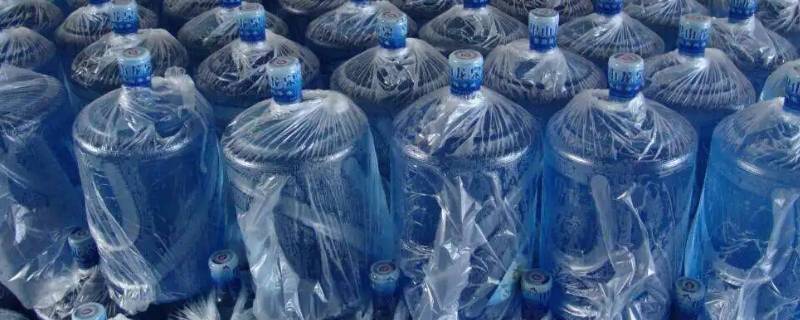 桶装水20天了还能饮用吗 桶装水放了十天还可以喝吗