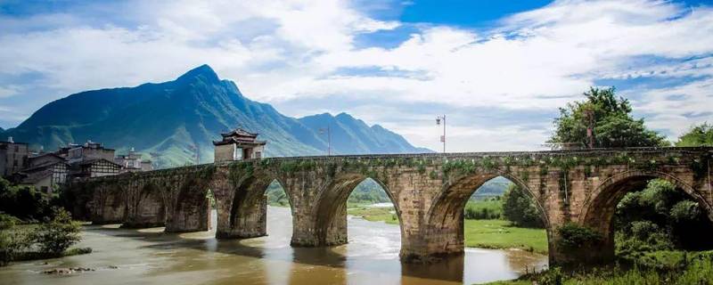 铅山县为什么叫铅山（江西铅山是哪个县）