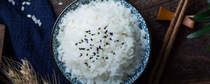 米饭冬天常温可以放几天 米饭冬天常温可以放几天,常温需要覆盖保鲜膜吗?