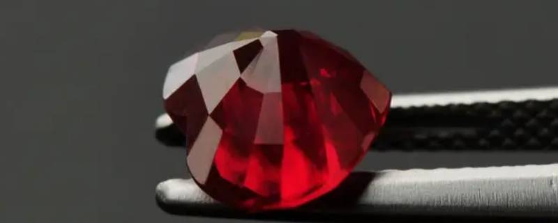 红宝石是什么材质（红宝石蓝宝石是什么材质）