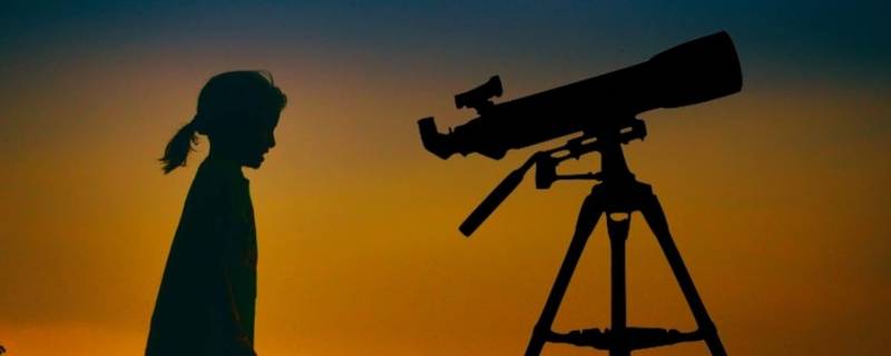 第一架望远镜是谁发明的（第一架望远镜是谁发明的?）
