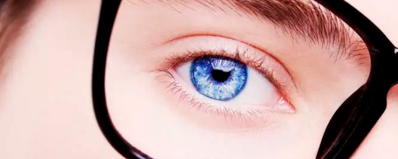 碧眼是什么颜色的眼睛（碧眼到底是什么颜色）