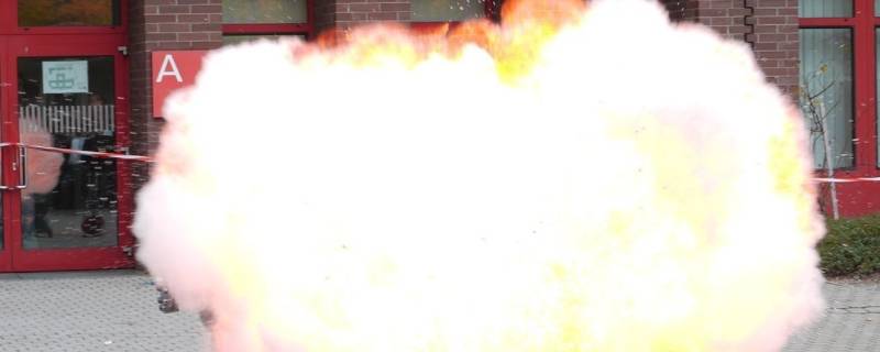 面粉爆炸是化学变化还是物理变化 面粉爆炸是化学变化还是物理变化呢