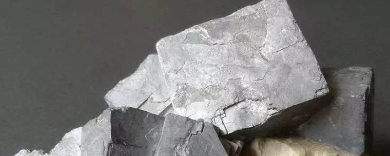方铅矿是什么形状（方铅矿长什么样）