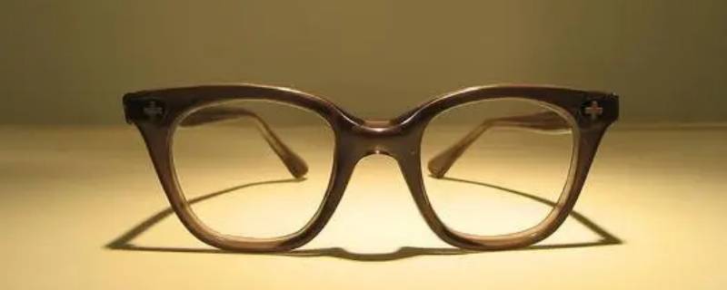 聚焦眼镜和普通眼镜有什么区别（多聚焦眼镜和普通眼镜区别）