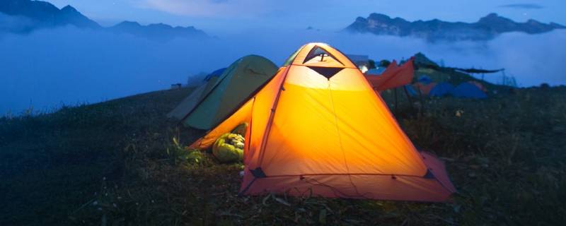 帐篷防潮垫放在帐篷里面还是下面 防潮垫垫在帐篷里还是帐篷底下