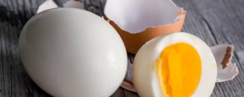 煮好的鸡蛋放冰箱里面可以冷藏几天（煮好的鸡蛋放冰箱里能保存几天）