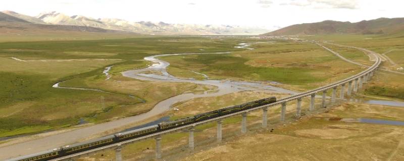 青藏铁路通车是哪一年（川藏铁路通车是哪一年）